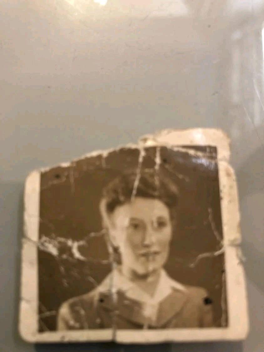 老照片AI修复成单反级高清人像